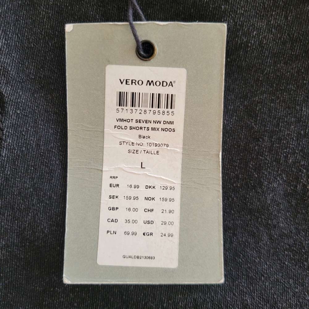 NWT Vero Moda Black Jean Denim Cuffed Shorts - Picture 9 of 9